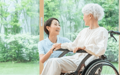 訪問入浴を楽しみに待つ利用者