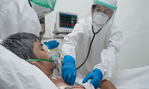 感染への不安を抱えるコロナ病棟の看護師