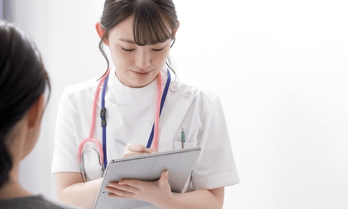 患者の回復を支える形成外科病棟の看護師