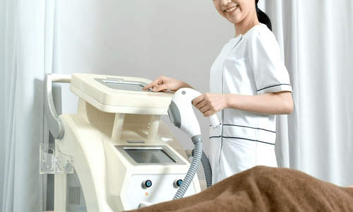 看護師としてのやりがいに悩む医療脱毛クリニック看護師
