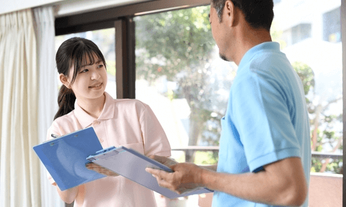 地域医療や介護の知識を深める看護師