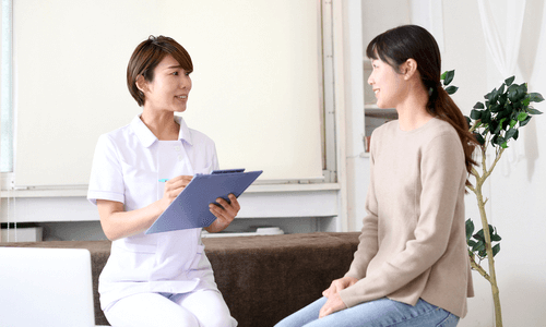 患者の精神的ケアを行う