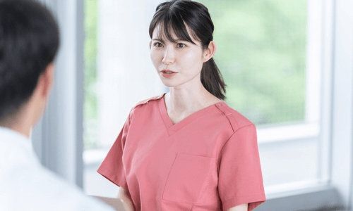 働いているスタッフの年齢層をチェックする